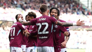 Oliver Sonne fue titular y protagonista en la agónica derrota del Burnley en la Championship
