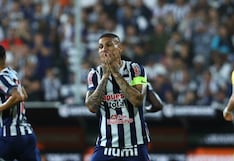 Paolo Guerrero asistió a la Feria del Señor de los Milagros en Acho junto a su padre