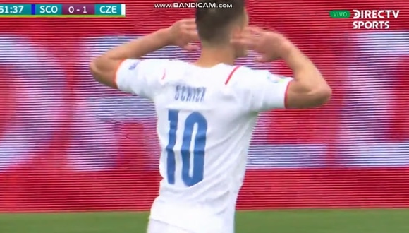 El gol de media cancha de Patrik Schick para el 2-0 de República Checa vs. Escocia. (Fuente: DirecTV)