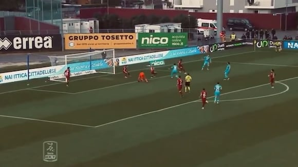 Gianluca Lapadula y uno de sus primeras jugadas de cara al arco con el Spezia. (Video: Ligue B)