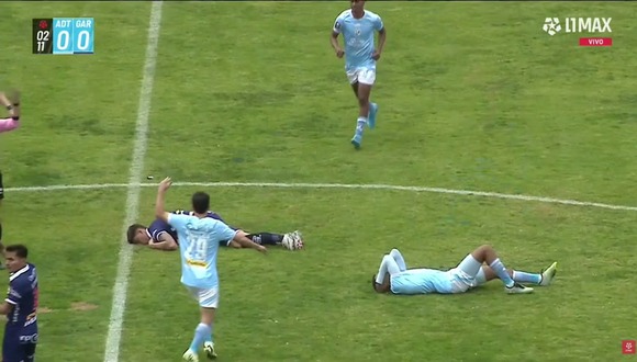 Ezequiel Naya quedó inconsciente tras fuerte choque en Liga1 | Video: L1 Max