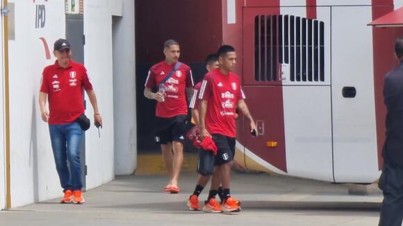 La salida de los jugadores de la 'Bicolor' del Estadio Nacional. (Video: José Varela / Depor)