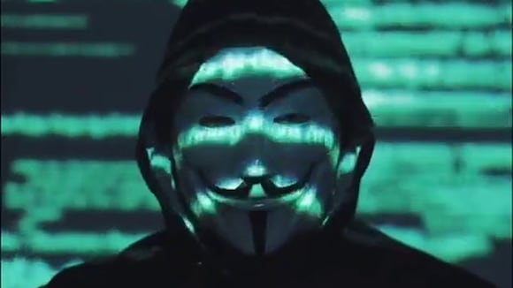 Anonymous inició el ‘contraataque’: le declaró la ‘ciberguerra’ a Rusia y atacó sus sitios web. (Video fuente: Twitter)