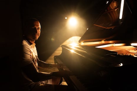Entre pianos y fuegos artificiales: Universitario oficializó fichaje de Gianluca Lapadula