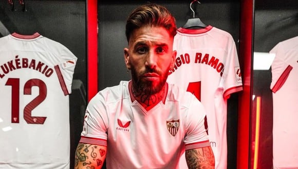 Sergio Ramos volvió a Sevilla como jugador libre y firmó por una temporada. (Foto: @SevillaFC)