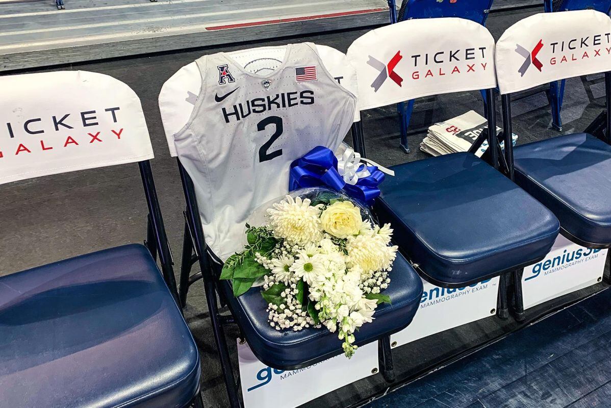 Este fue el homenaje a Gianna Bryant, hija de Kobe. (Foto: ESPN)