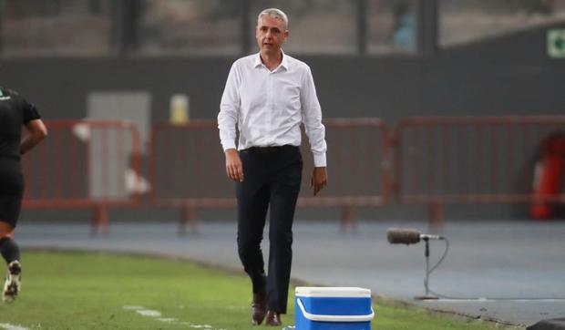 Tiago Nunes está teniendo en Sporting Cristal su primera experiencia fuera de Brasil. (Foto: Jorge Cerdán / GEC)