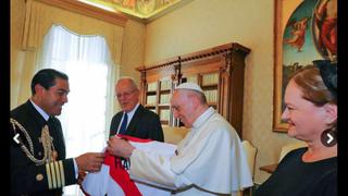 El nuevo 'convocado': al Papa Francisco le regalaron la camiseta de la Selección con su nombre [FOTOS]