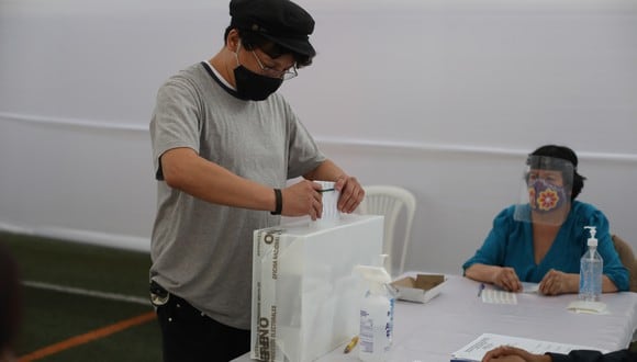 La ONPE ha dispuesto un horario escalonado para evitar aglomeraciones durante las Elecciones 2021 (Foto: Jéssica Vicente/ GEC).