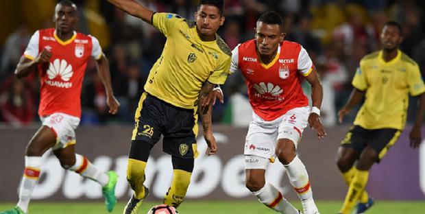 Joffre Escobar debutó en torneos internacionales con la camiseta de Fuerza Amarilla en la Copa Sudamericana 2017. (Foto: Agencias)