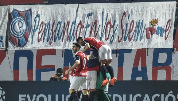 Enzo Giménez anotó el gol del triunfo de Cerro Porteño. (Foto: Conmebol)