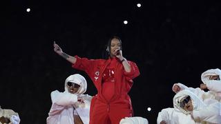 Rihanna y los millones de dólares detrás de su maquillaje Fenty Beauty durante el show del Super Bowl 2023 