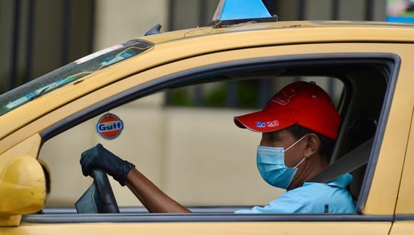 Taxistas en todo el país deberán cumplir con el protocolo sanitario establecido por el MTC. (foto: EFE)