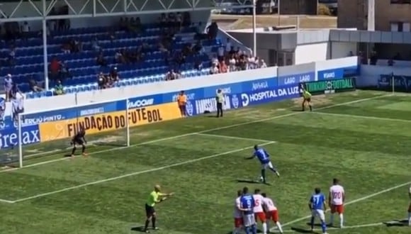 Jardel es el protagonista de esta insólita jugada en el duelo entre Feirense y Leixoes por la Segunda División de Portugal. (Foto: Captura)