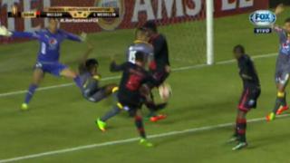 ¡Qué piña! Carlos Ascues evitó el primer gol de Melgar contra el DIM de forma casual (VIDEO)