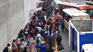El caos en Lima: ambulantes invaden paraderos de la Vía Expresa Grau tras ser desalojados de calles aledañas [FOTOS]
