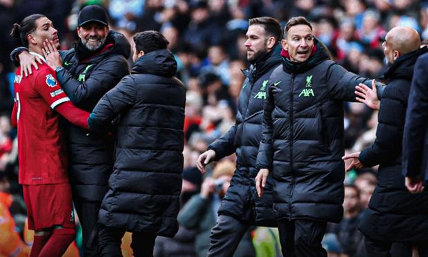 Pep Guardiola y Darwin Núñez tuvieron un cruce tras el City vs. Liverpool. (Foto: Getty Images)