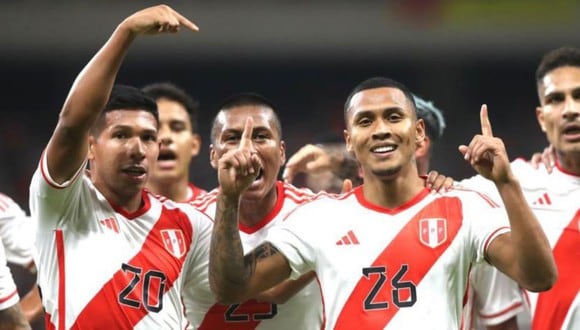 ¿Qué ganaríamos en ataque con Reyna y Flores y por qué sería importante verlos acompañando a Guerrero o Lapadula? (Selección Peruana)