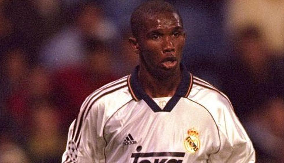 Figo llegó al Barcelona en la temporada 1995-96. Como 'culé' realizó cánticos y burlas contra el Real Madrid. En el 2000 se convirtió en jugador blanco y el primer galáctico. Fue el fichaje más ca