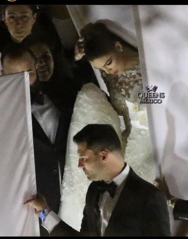 Nadia Ferreira en la primera imagen de su boda con Marc Anthony (Foto: Queens México)