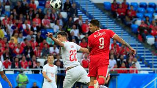 Imposible centrar mejor: el gran gol de Mitrovic con el que sorprendió a Suiza en partido del Mundial 2018