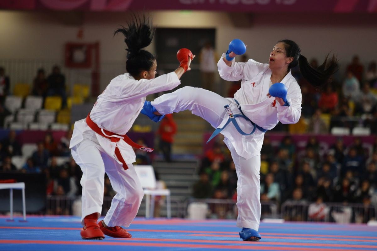 Isabel Aco (de azul) formó parte del equipo nacional que compitió en Salzburgo. (Foto: GEC)