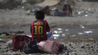 La foto que conmueve al mundo: el 'Messi peruano' que sobrevivió al huaico