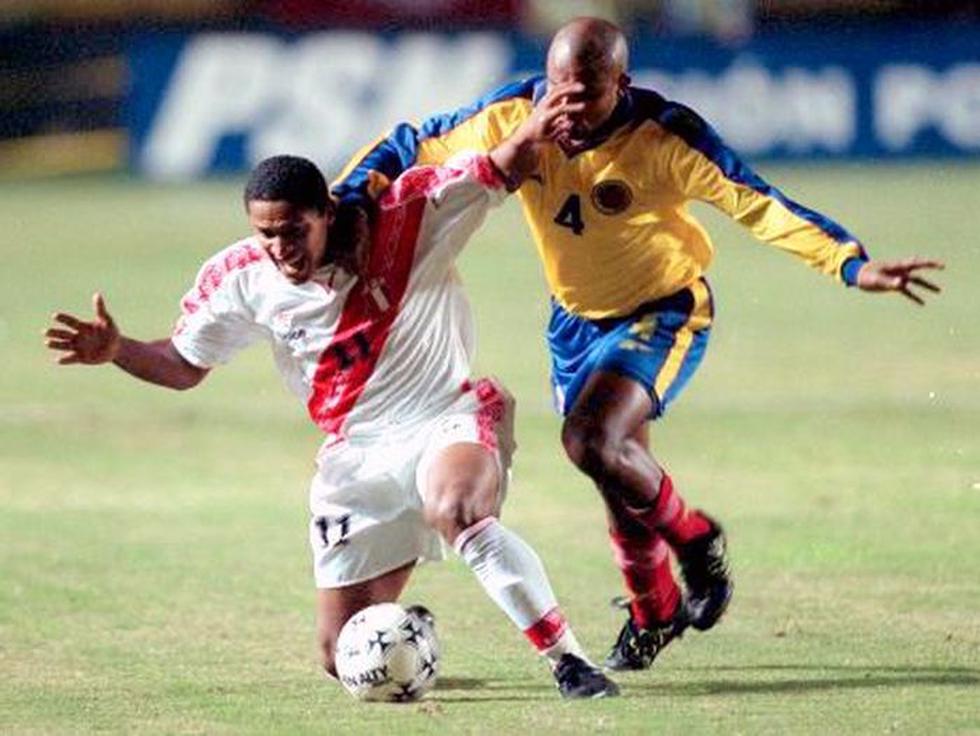 Carlos 'Kukín' Flores solo jugó ante Colombia en las Eliminatorias al Mundial 2002.