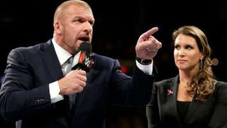 Triple H y Stephanie McMahon fueron duramente insultados por exluchador