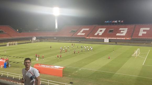 Selección Peruana realizó su último entrenamiento en Ciudad del Este. (Video: César Vivar)