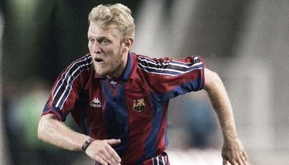 Figo llegó al Barcelona en la temporada 1995-96. Como 'culé' realizó cánticos y burlas contra el Real Madrid. En el 2000 se convirtió en jugador blanco y el primer galáctico. Fue el fichaje más ca