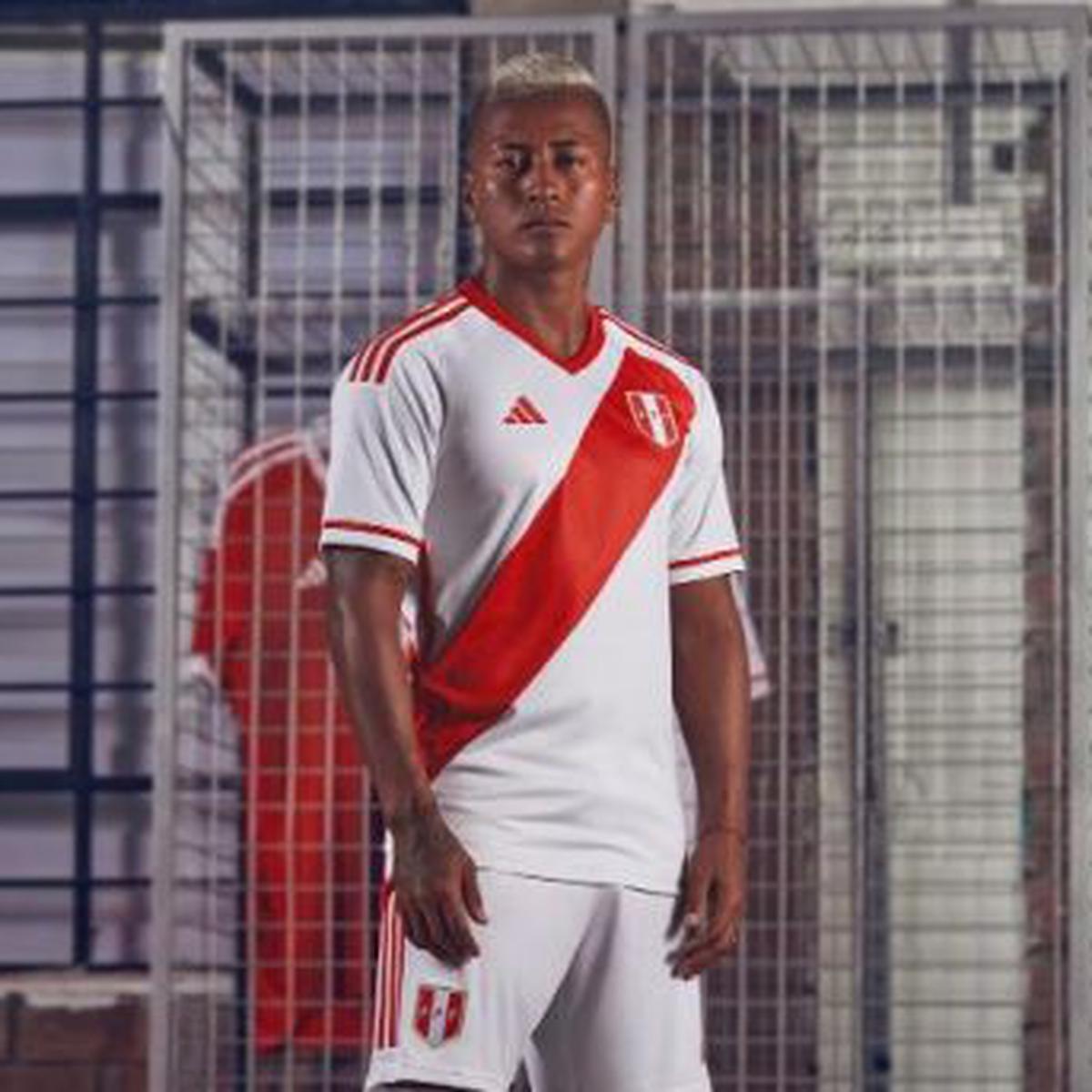 una taza de Araña Vislumbrar Selección Peruana, en conjunto con Adidas, dio a conoce la nueva camiseta  de cara a las Eliminatorias Sudamericanas al Mundial 2026 | FPF |  FUTBOL-PERUANO | DEPOR