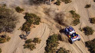 Dakar 2021: Al Attiyah gana la tercera etapa de autos, Sainz pierde tiempo 