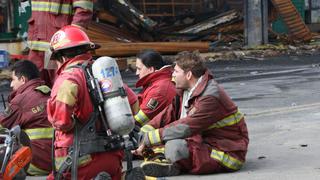 Exarquero de la 'U' se vistió de bombero y ayudó en incendio de las Malvinas [FOTOS]