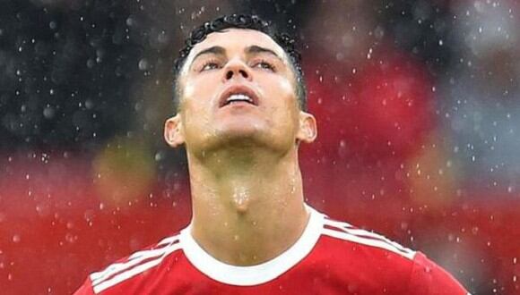 Cristiano Ronaldo recibe las condolencias de Manchester United. (Foto: AP)