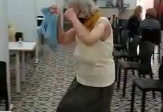 Abuela baila de felicidad tras ser vacunada contra COVID-19 en este viral [VIDEO]