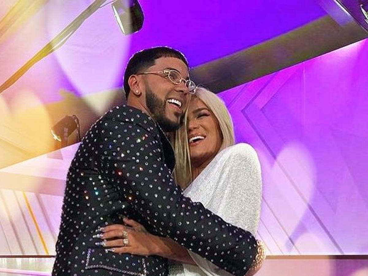 Karol G y Anuel AA vivieron momentos de tensión en su avión y tuvieron que aterrizar de emergencia | VIDEO | OFF-SIDE | DEPOR