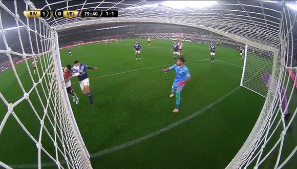 Eso estuvo cerca: gol anulado a Suárez por el VAR en River vs. Vélez por Copa Libertadores. (ESPN)