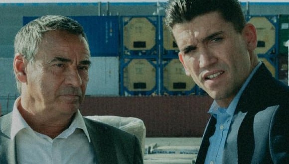 Eduard Fernández como Joaquín Manchado y Jaime Lorente como Néstor en la serie española "Mano de hierro" (Foto: Netflix)