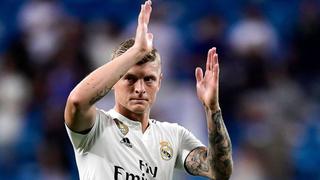 Con la pierna en alto: la polémica entre Kroos y un fanático que cuestionó el salario que gana