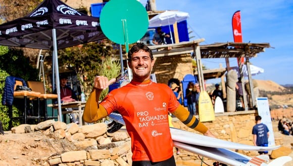 El surfista Alonso Correa clasificó a París 2024. (Foto: Agencias)