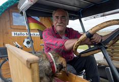 Conmovedor: hincha de 70 años llegó en tractor a Rusia para alentar a Alemania [VIDEO]