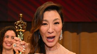 La reacción de la madre de Michelle Yeoh cuando la actriz ganó su primer Oscar