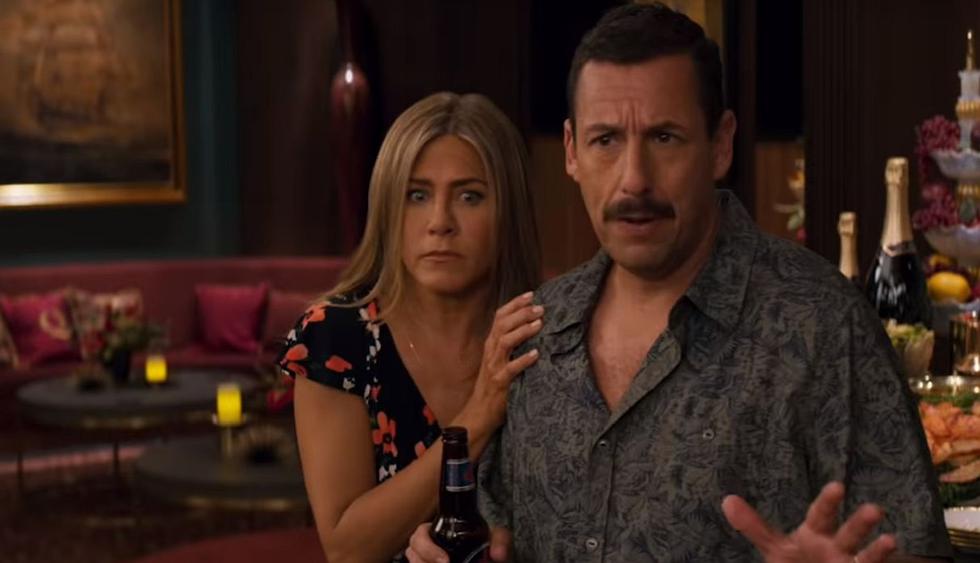 Adam Sandler y Jennifer Aniston protagonizaron el primer adelanto de "Murder Mystery". (Foto: Netflix)
