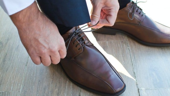 Estos trucos caseros sirven para agrandar o ensanchar tus zapatos y puedas caminar con comodidad. (Foto: Pexels)