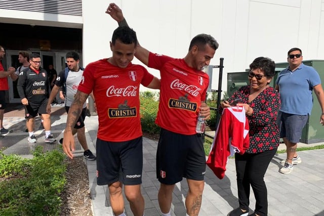 Los jugadores de la Selección Peruana trabajaron bajo un agobiante calor en Miami. (Fotos: Daniel Apuy)