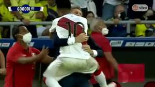 Emotivo: Cueva y Gareca se dieron gran abrazo tras gol de Flores [VIDEO]