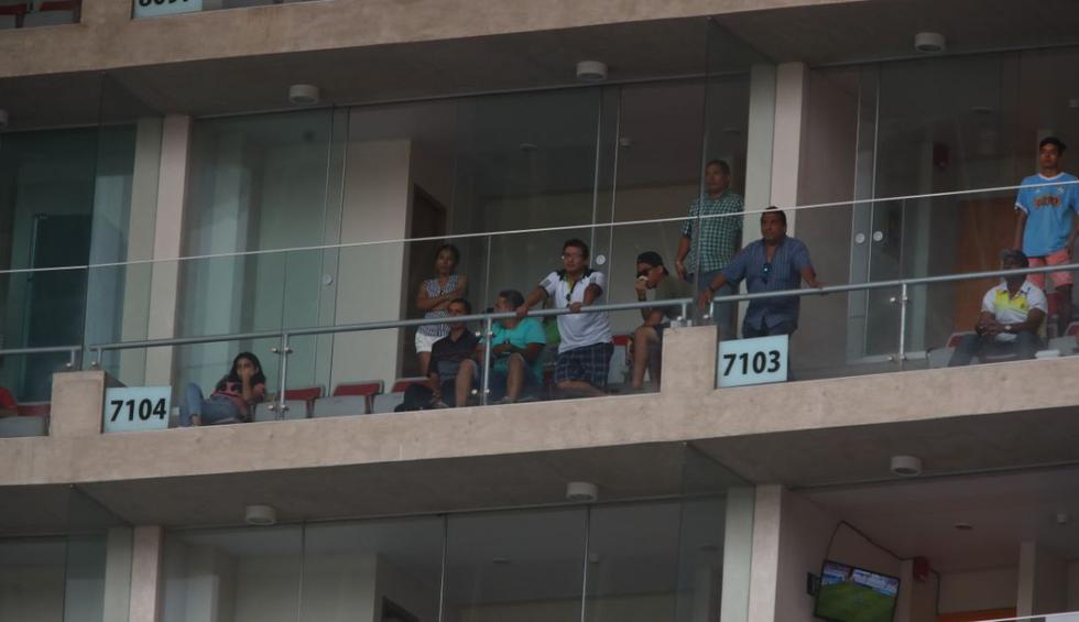 Algunos hinchas de Alianza Lima no respetaron lo acordado y asistieron al Estadio Nacional. (Fotos: Gianfranco Ávila)