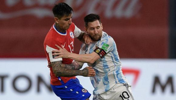 Chile y Argentina se miden el 27 de enero por una nueva jornada de las Eliminatorias Qatar 2022. (Foto: AFP)