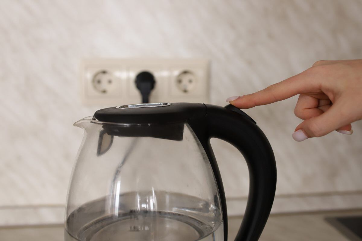 Cómo limpiar el hervidor de agua eléctrico en pocos segundos